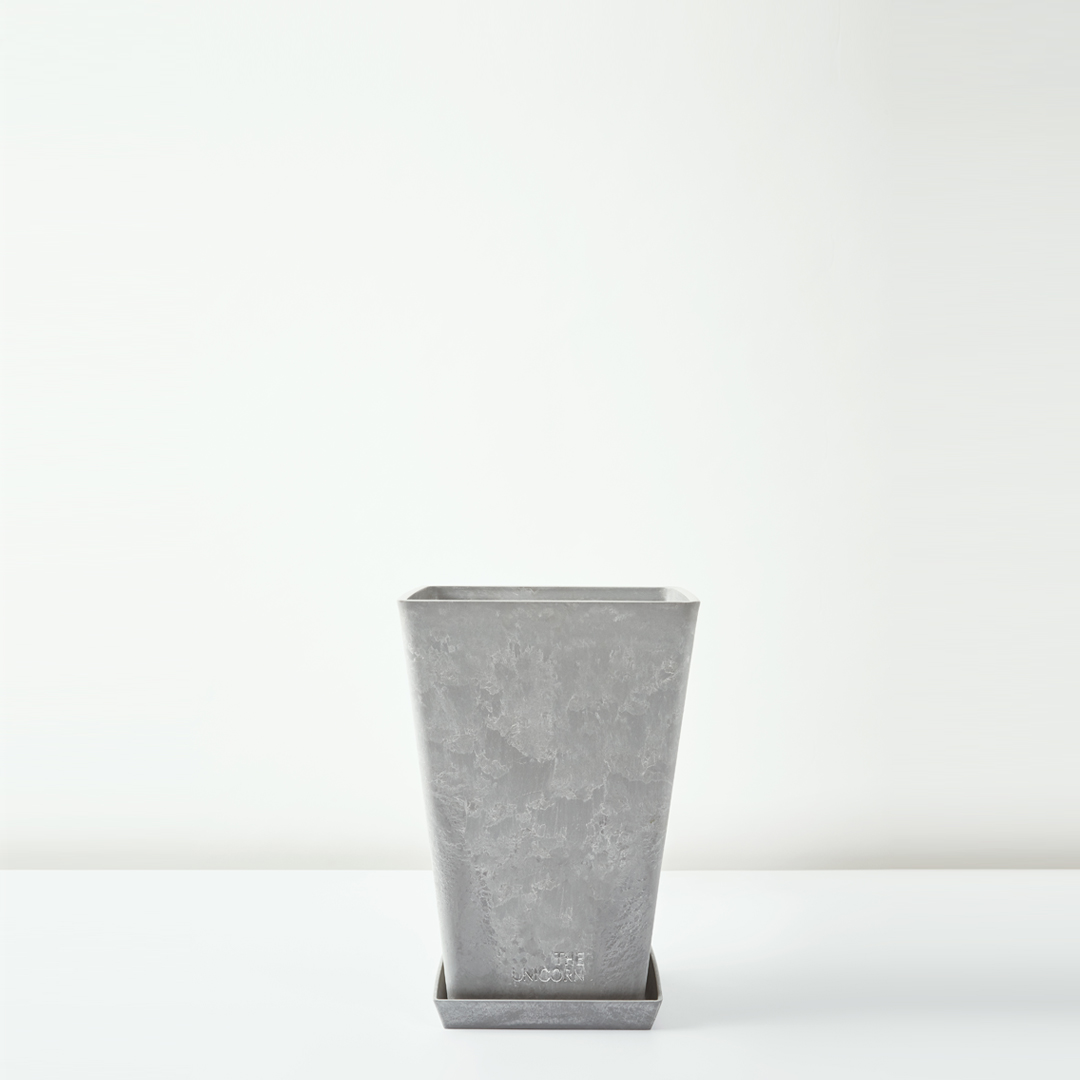 flora-houses-the-unicorn-plant-pot-470A-grey-1