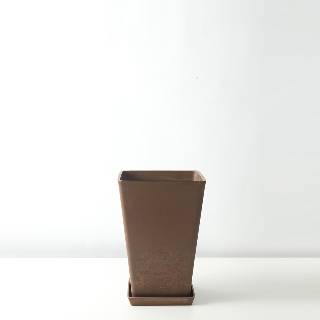 flora-houses-the-unicorn-plant-pot-470A-brown-1