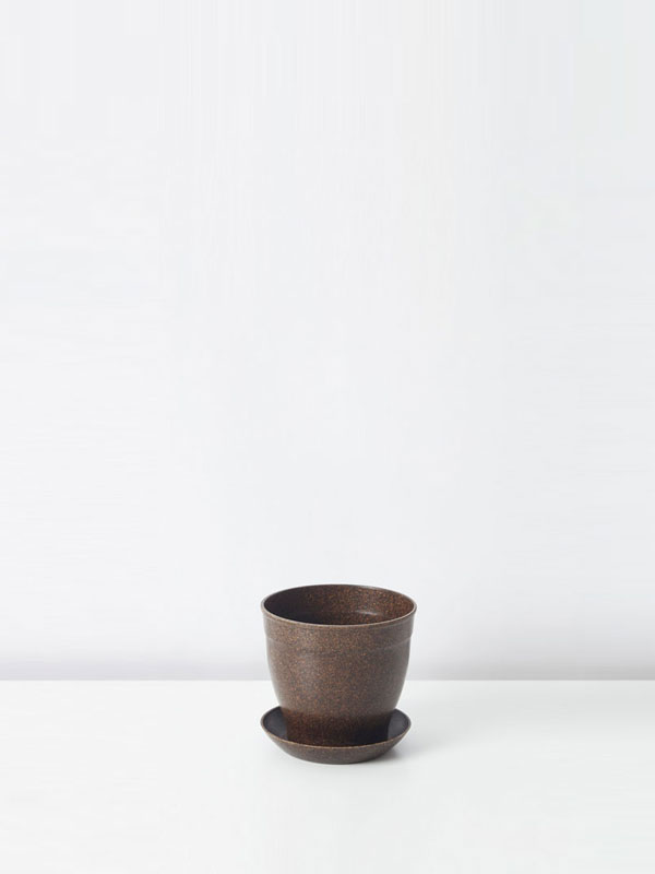 Flora-Houses-CoffeeNEXT-Upcycling-Planting-Pot-Dark-Brown-600x800-1
